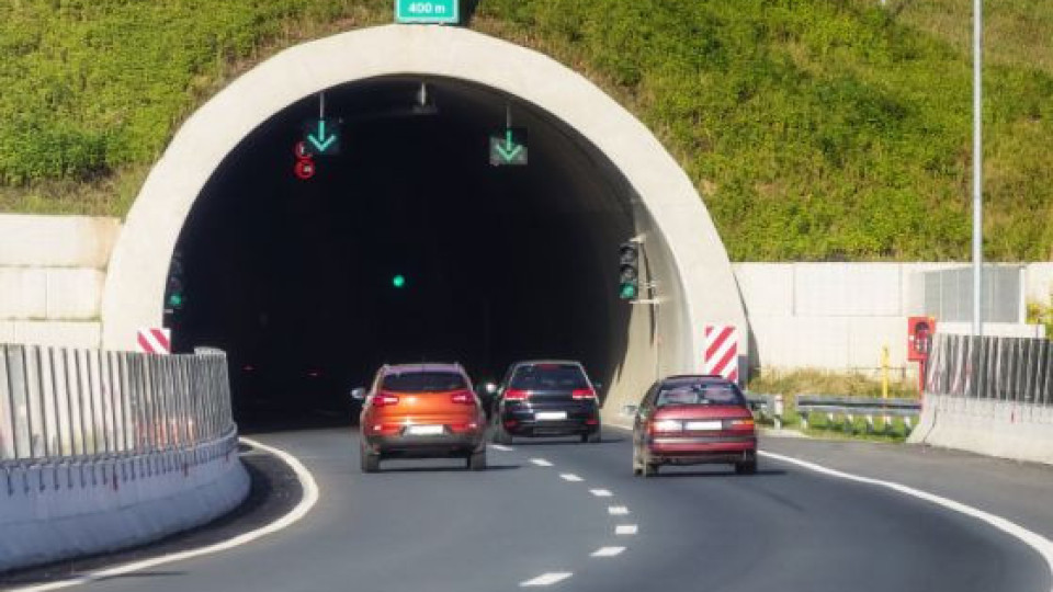 Пускат движението към Пловдив в тунел "Траянови врата" | StandartNews.com
