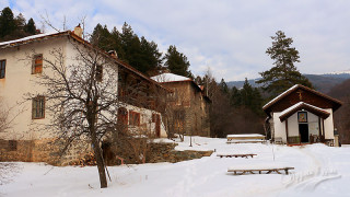 Мината в Перник осигури топла зима за Кладнишкия манастир