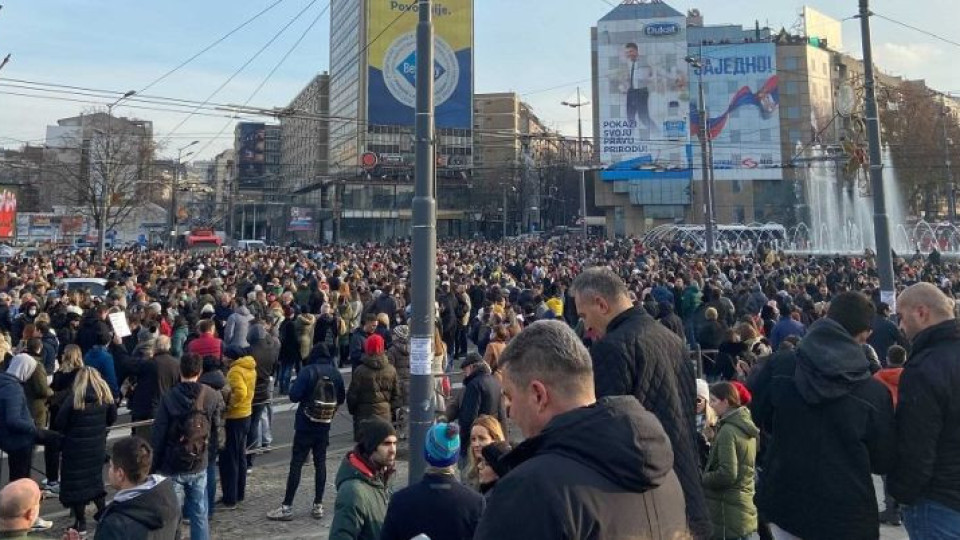 Сърбия се вдигна на бунт. Какво тормози комшиите? | StandartNews.com