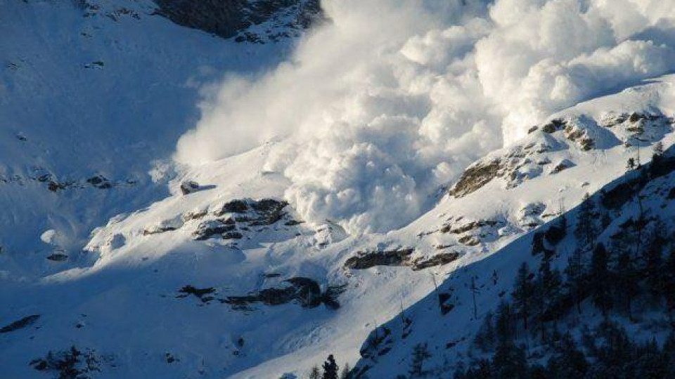Лавина затрупа скиори в Алпите, има загинали и ранени | StandartNews.com