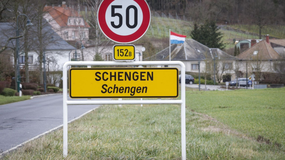 Френска евродепутатка ни посече: Не чакайте влизане в Шенген! | StandartNews.com