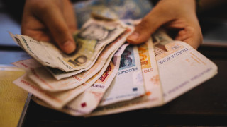 "Възраждане" скочи срещу еврото. Какво призова властта