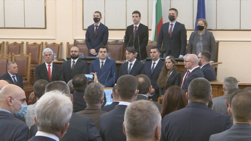 12 нови депутати положиха клетва | StandartNews.com