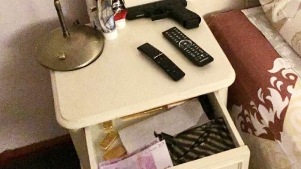 Прокуратурата проверява кюлчетата от спалнята на Борисов | StandartNews.com