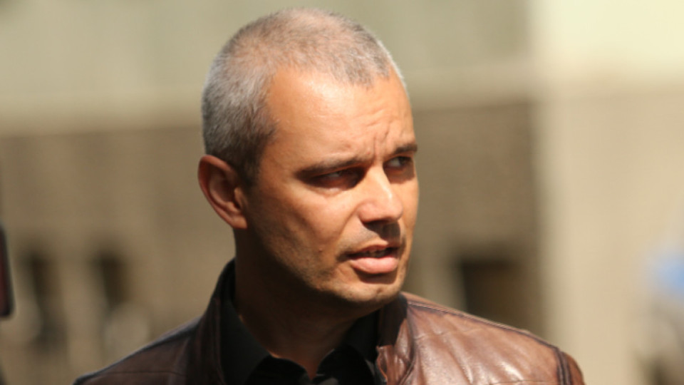 Костадинов реши кога привържениците му ще атакуват парламента | StandartNews.com