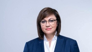 Нинова се обади. Какво обяви соцлидерката, докато в БСП ври и кипи