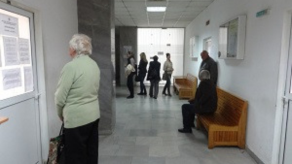 Как ще плащат 75-те  лева към пенсията, нужни ли са документи | StandartNews.com
