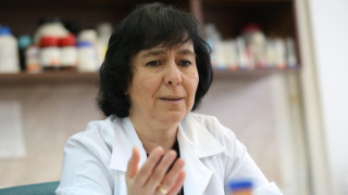 Радостна вест за Нова година! Професор каза кога си отива вирусът