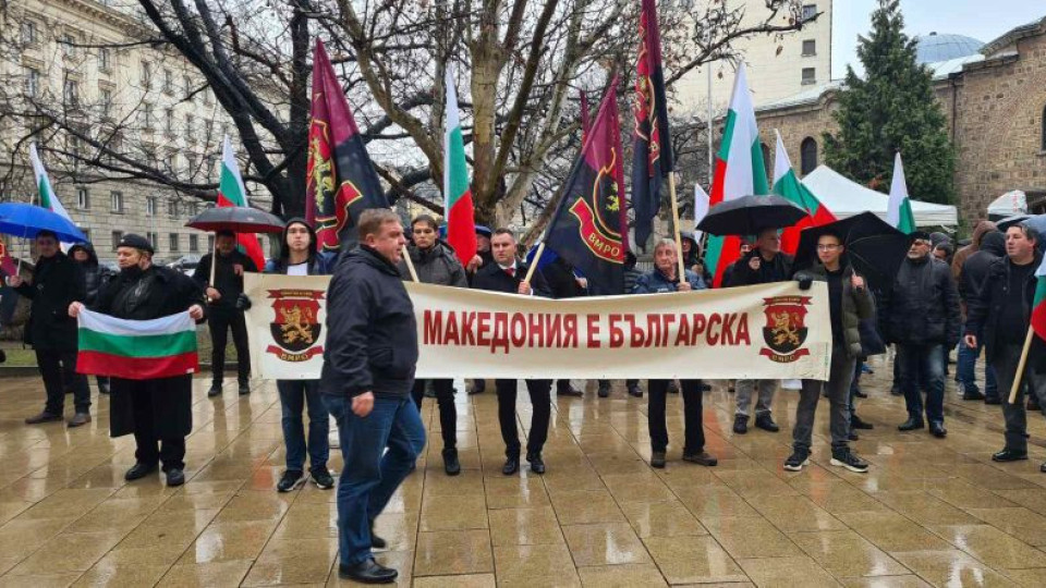 Каракачанов разкри: Имало опасност за позицията ни за Македония | StandartNews.com