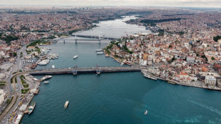 Затвориха Босфора заради повреден кораб