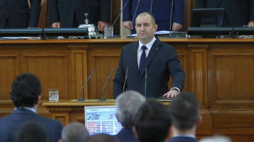 Съветник на Радев каза иска ли президентът повече власт | StandartNews.com