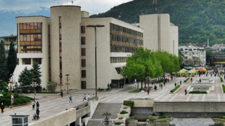 Въведоха вечерен час за ученици в града с най-много заразени
