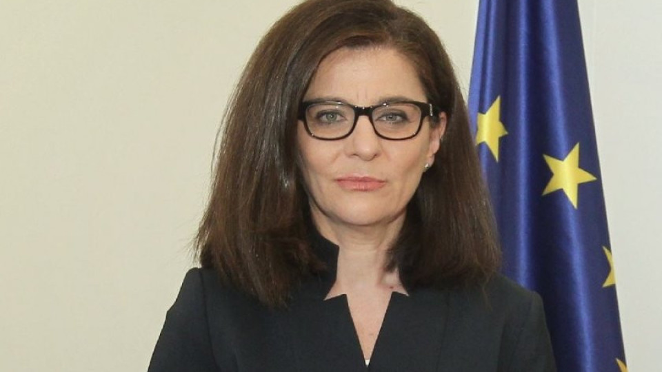 Генчовска се чу с външния министър на Румъния, отиват заедно в Киев | StandartNews.com