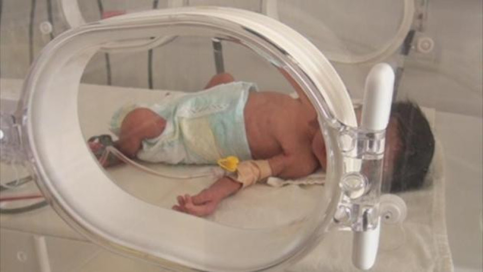 16 бебета в болница с ковид, къде затягат мерките | StandartNews.com
