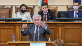 Костадинов благодарен на Бойко Рашков, за какво
