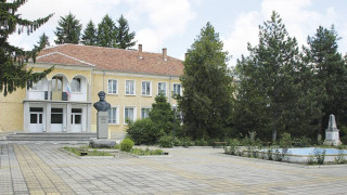 Германците луднаха по великотърновско село. Защо?