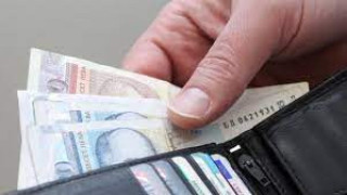 На второ четене: Вдигат минималната заплата и майчинските