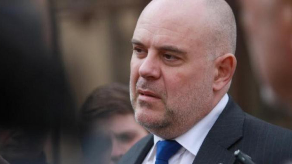 КПКОНПИ проверява Гешев, нарушил ли е закона | StandartNews.com