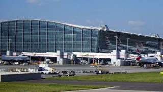 Пътнически самолет на косъм от трагедия заради ураганен вятър