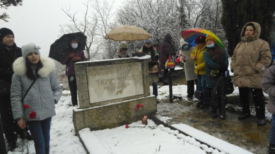 Казанлък почете 120 години от смъртта на Емануил Манолов | StandartNews.com