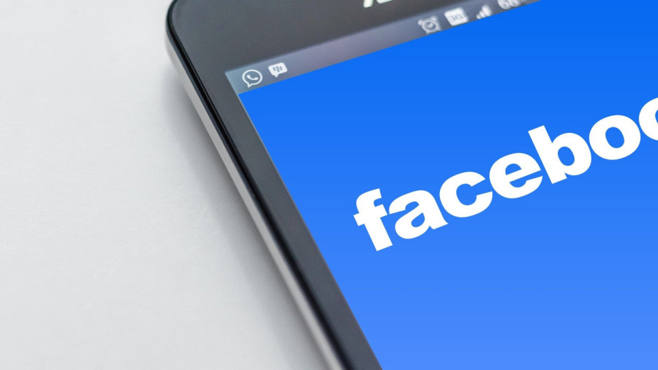 Facebook регистрира спад в броя на дневните си потребители за първи | StandartNews.com