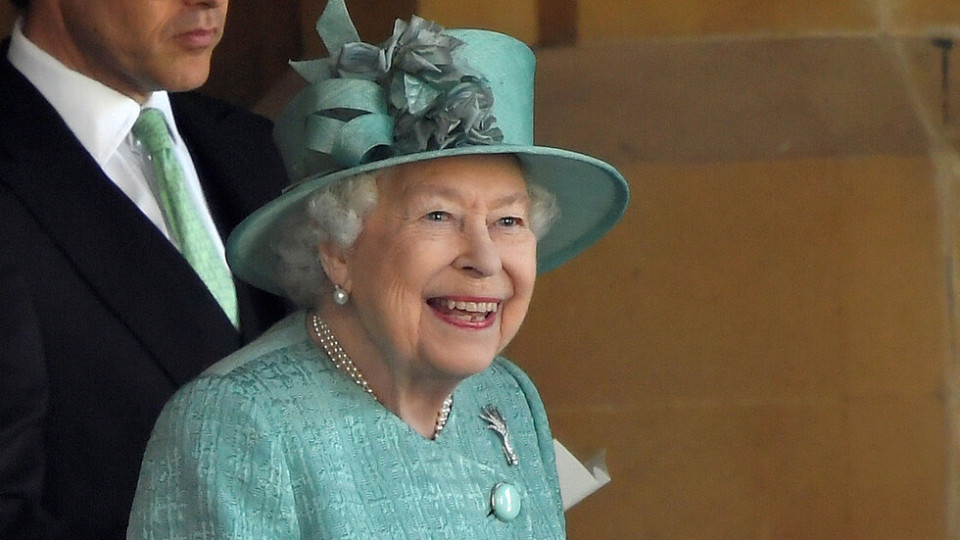 Изненада! Кой беше третият в медения месец на Елизабет II | StandartNews.com
