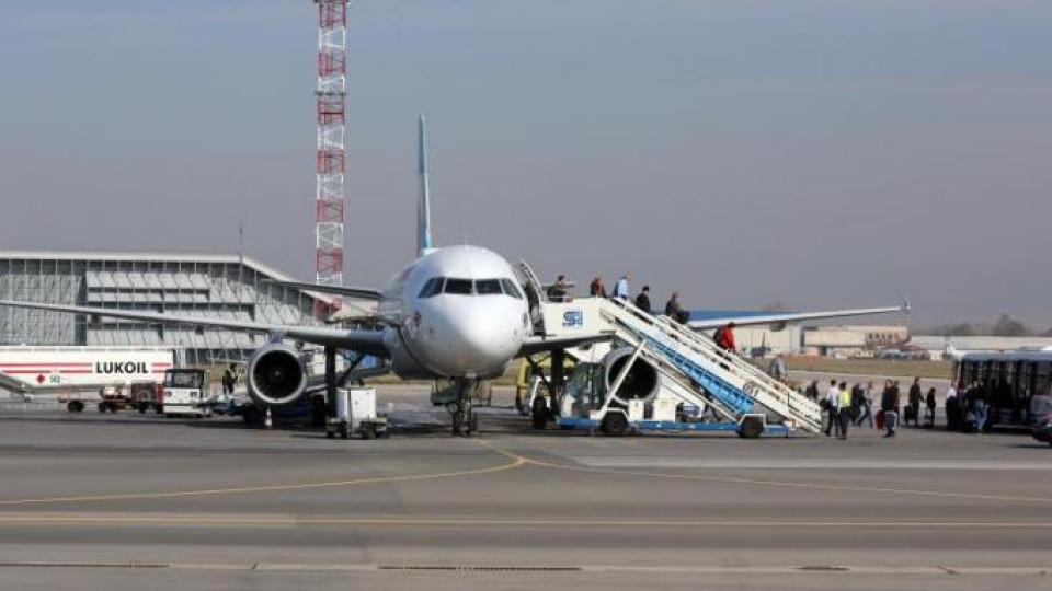 Излита първият самолет по линията София-Скопие, кой ще е на борда | StandartNews.com