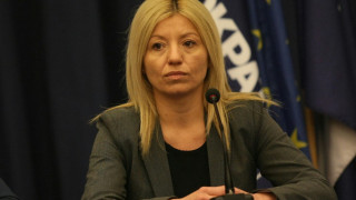 Ще събори ли Цецка Бачкова ген. Атанасов? Важен ден за ДСБ