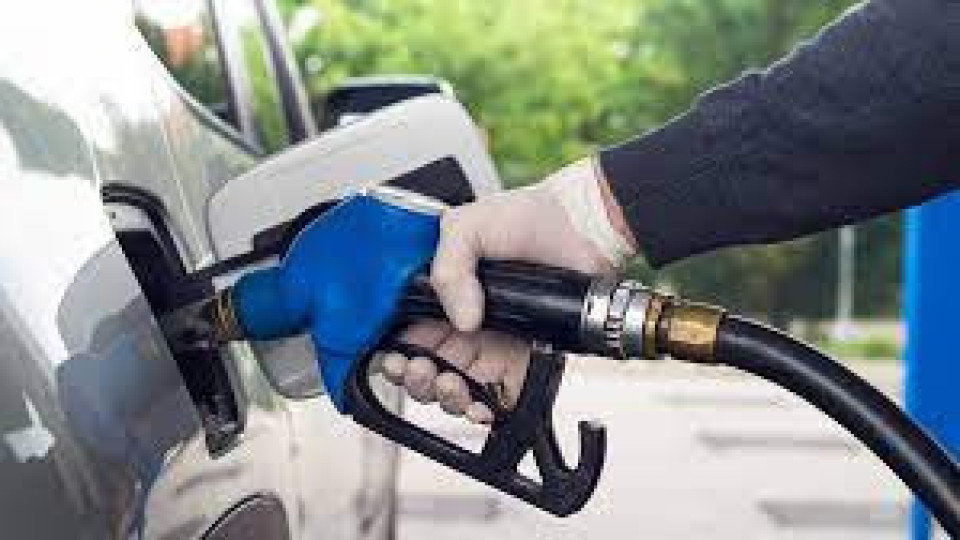Ще стане ли бензинът 3 лева? Мнението на експерта | StandartNews.com
