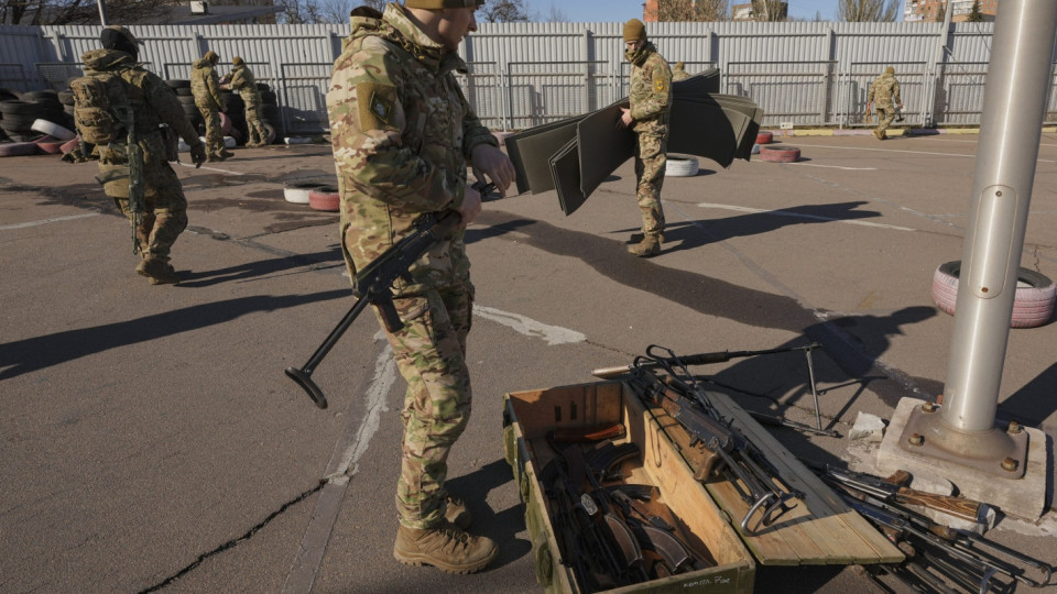 Жертви в Украйна! Военни застреляха двама гърци | StandartNews.com