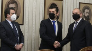 Ново напрежение между Радев и Асен Василев, в какво се замесиха