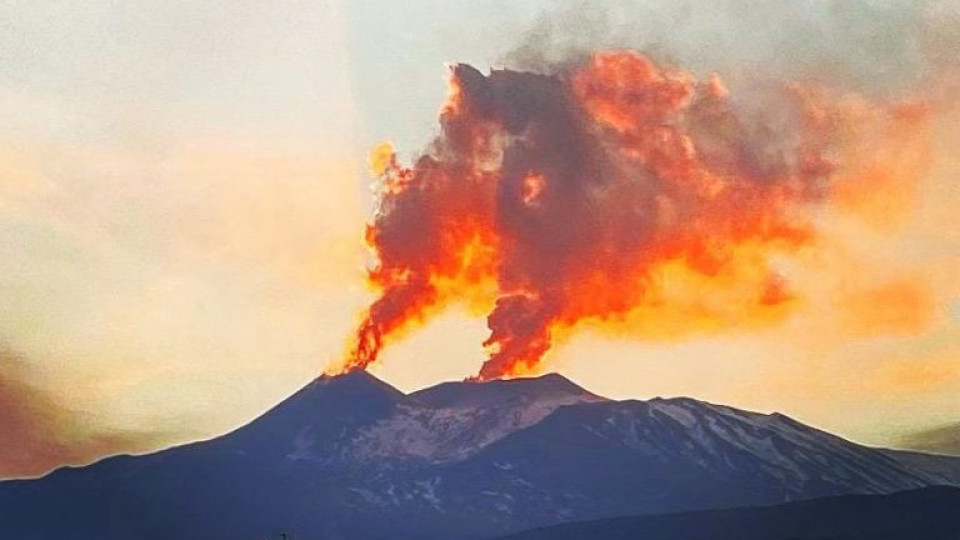 Изригна Етна, пепел покри близките градове (Видео на живо) | StandartNews.com