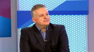 Властта вдига заплати в здравеопазването. За кого е увеличението?