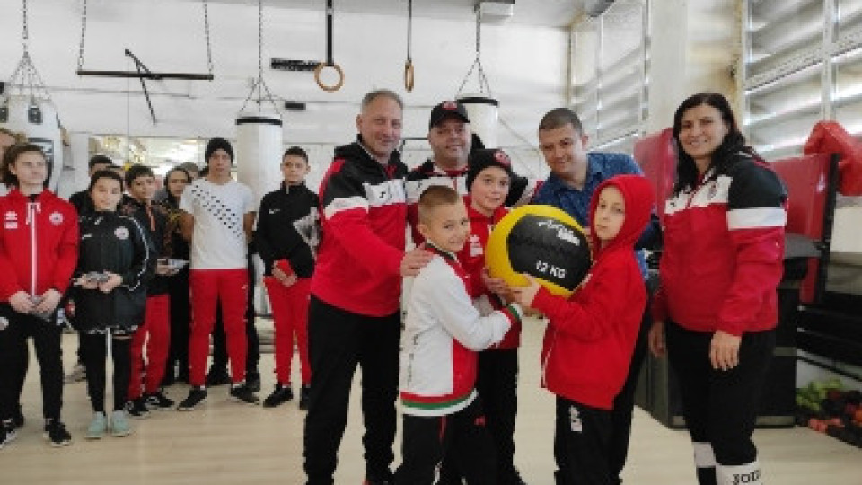 Pulse Gym Shop с подкрепа за младите надежди на българския бокс | StandartNews.com