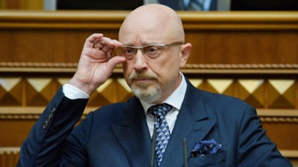 Военният министър на Украйна побесня! Ужасна закана | StandartNews.com