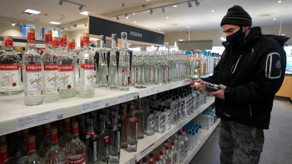Руската водка стана жертва на войната, изчезва от магазините | StandartNews.com