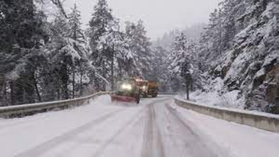 Снежна драма в Северозапада, пътищата блокирани | StandartNews.com