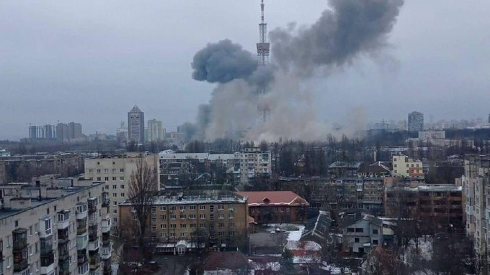 Дъжд от ракети в Киев, удариха телевизионната кула | StandartNews.com