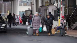 Абсурд! Бежанци остават без подслон заради липса на държавна помощ