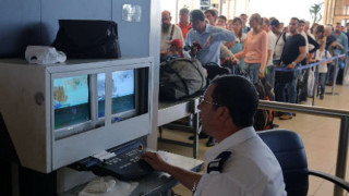 Не пуснаха самолет с руски туристи да излети от Египет
