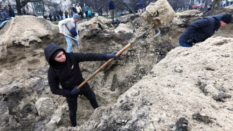 Украинци копаят край Киев, готвят изненада за руснаците | StandartNews.com