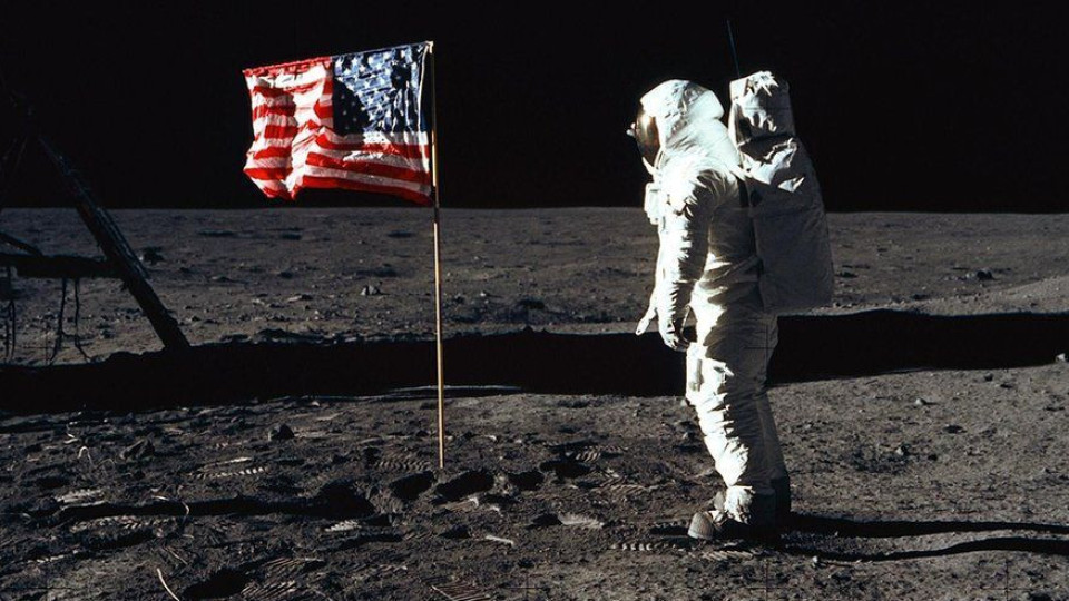 Имало ли е кацане на човек на Луната? Милионер ще проверява | StandartNews.com