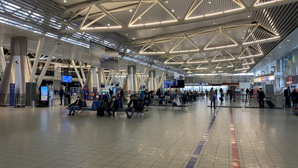 Какво става на летище София? Евакуираха пътниците | StandartNews.com