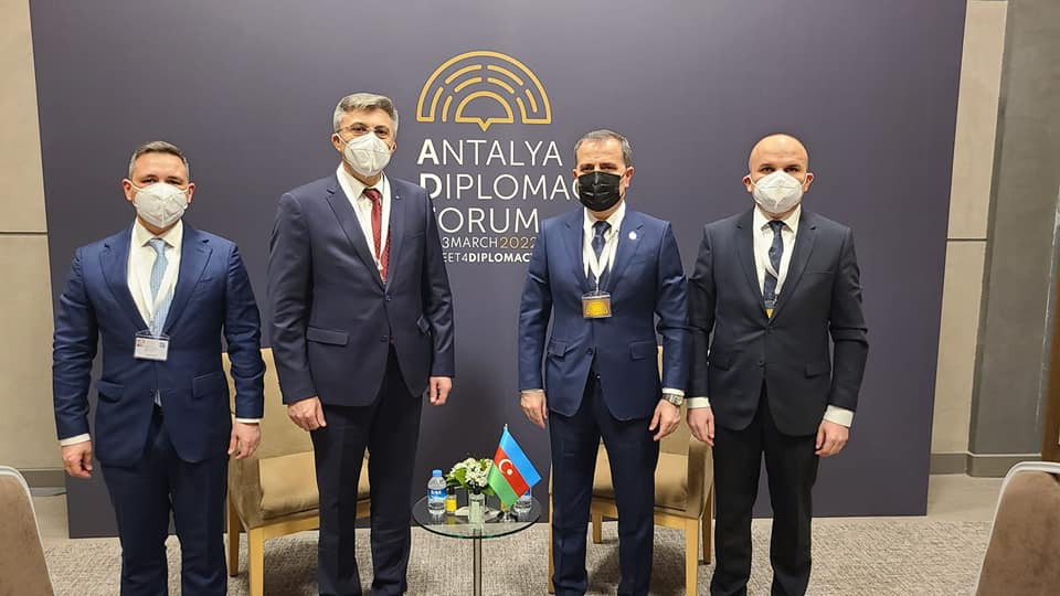 Форумът в Анталия! Карадайъ с важна среща за азерския газ | StandartNews.com