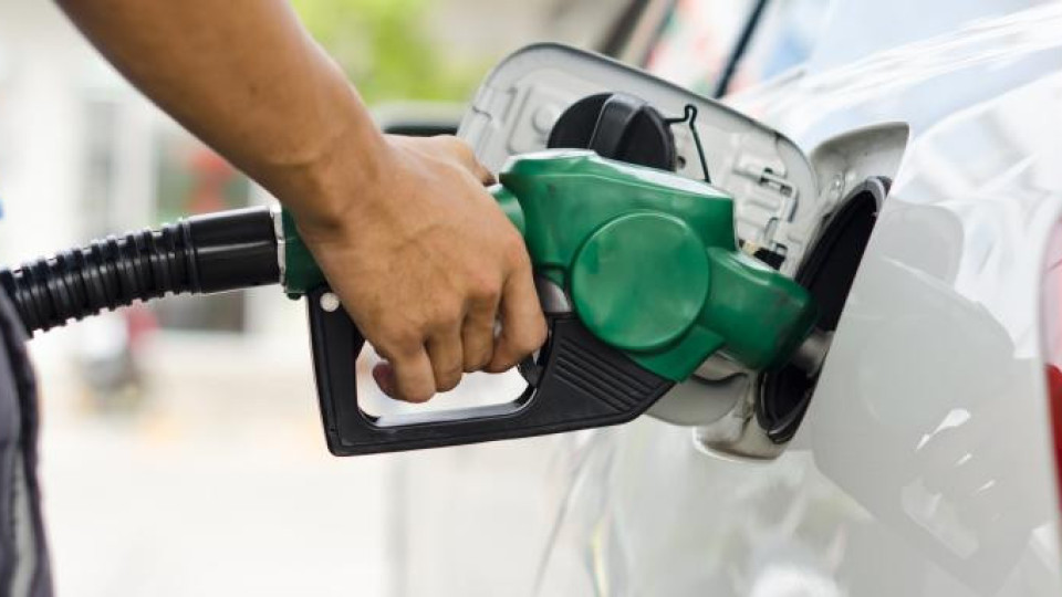 Колко плащаме за бензин по Великден | StandartNews.com