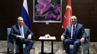 Чавушоглу със совалки между Кулеба и Лавров