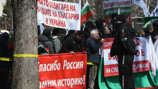 Костадинов скочи на Остин. Мощен протест