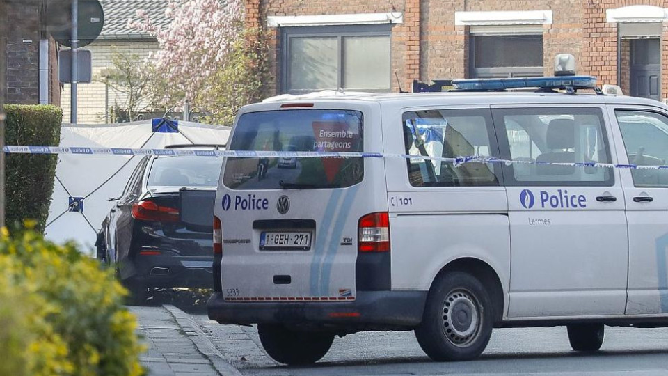 Ужас в Белгия. Кола се вряза в карнавал, има жертви (СНИМКИ) | StandartNews.com