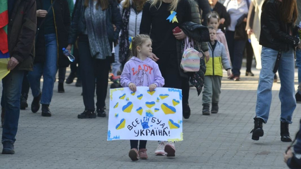 Варна и Пловдив скочиха в подкрепа на Украйна (СНИМКИ) | StandartNews.com