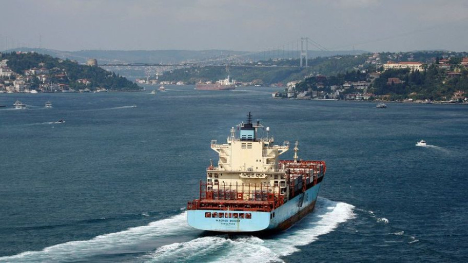 Затвориха Босфора! Турция прати военноморски екипи | StandartNews.com